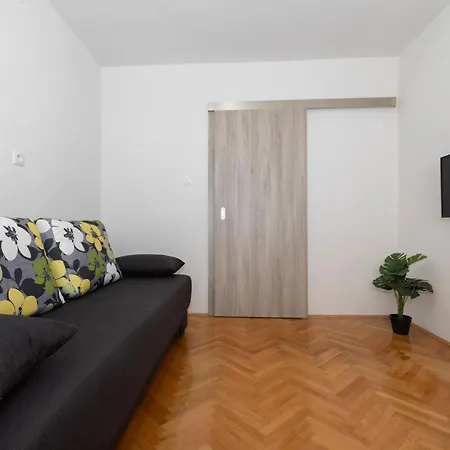 Marta Apartment *