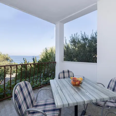 Apartment Marta Tucepi